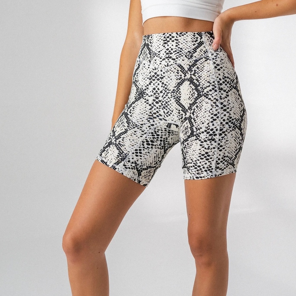 Balance Athletica The Rider Short Ascend - Python